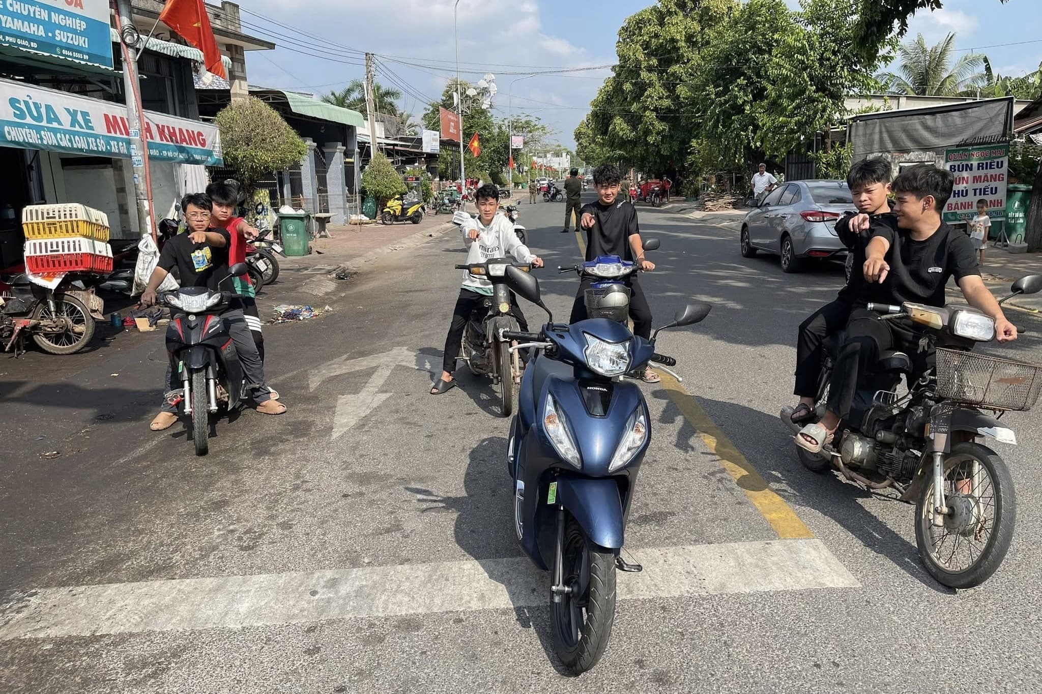 Hỗn chiến sau đá bóng, 8 thanh niên ở TPHCM bị khởi tố